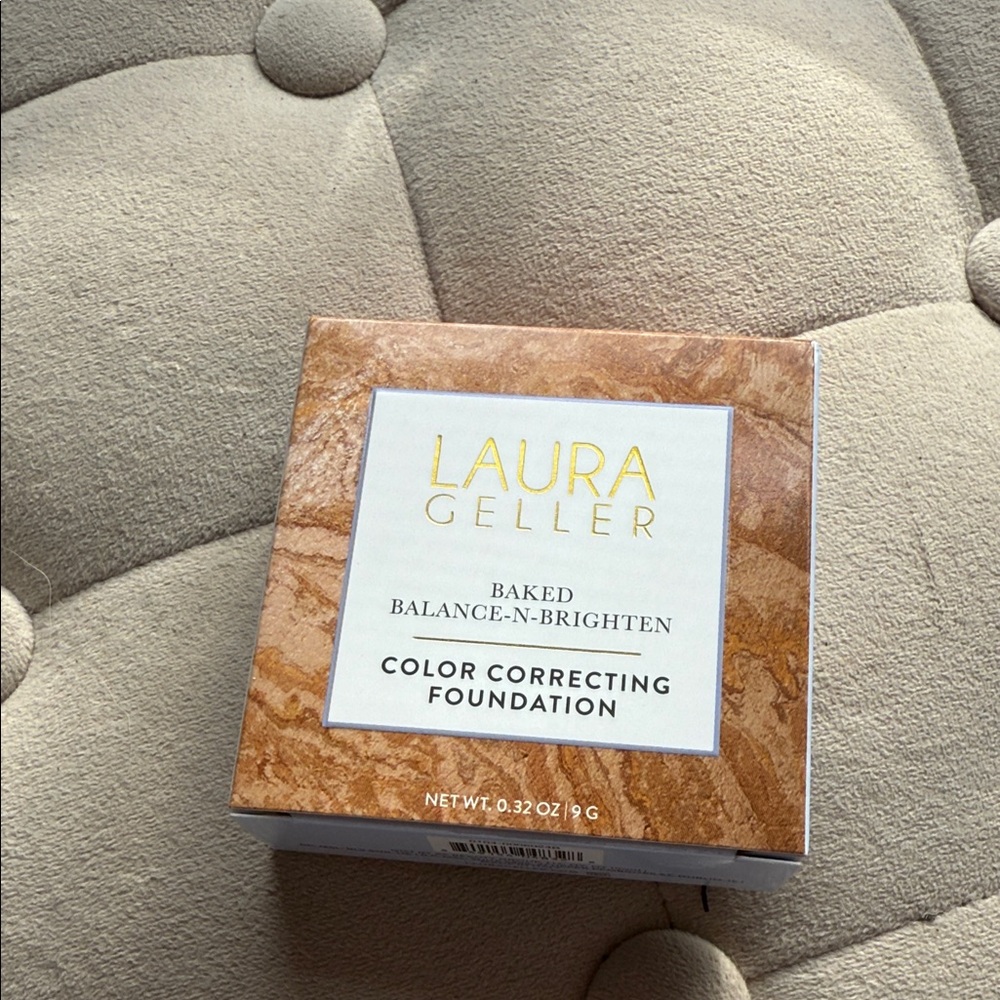 Laura Geller Baked Balance-N-Brighten Foundation - medium